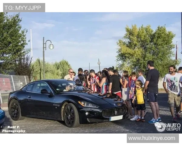 足球明星出门车队揭秘他们的豪华座驾与私人司机团队